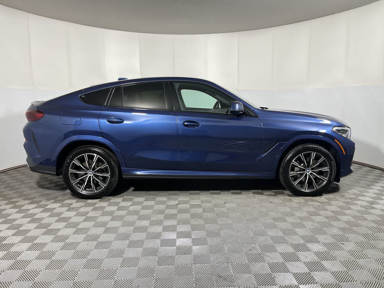 2023 BMW X6 xDrive40i xDrive40i