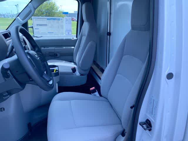 2025 Ford Econoline Cutaway E-450 DRW