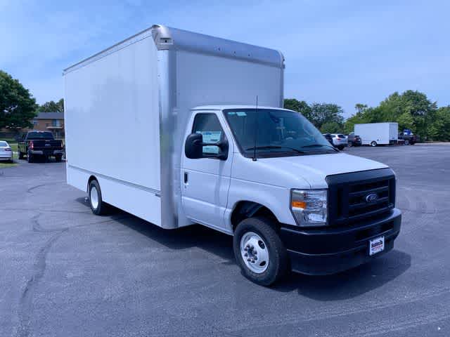 2025 Ford Econoline Cutaway E-450 DRW