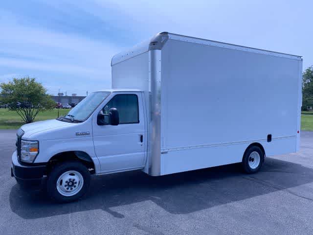 2025 Ford Econoline Cutaway E-450 DRW