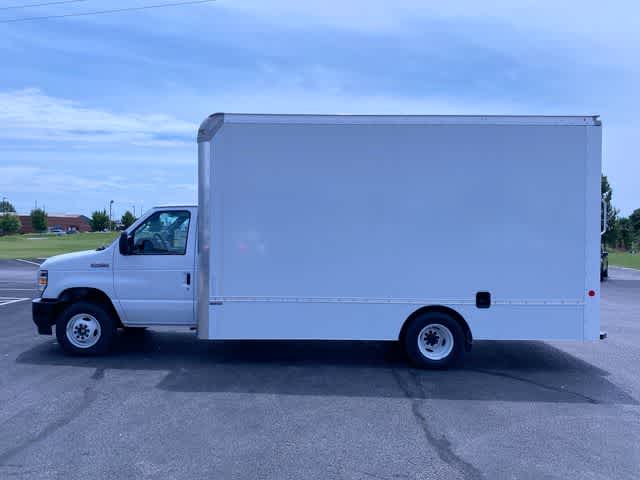 2025 Ford Econoline Cutaway E-450 DRW