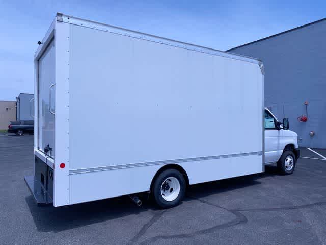 2025 Ford Econoline Cutaway E-450 DRW
