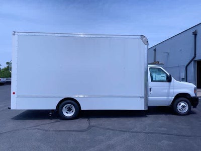 2025 Ford Econoline Cutaway E-450 DRW