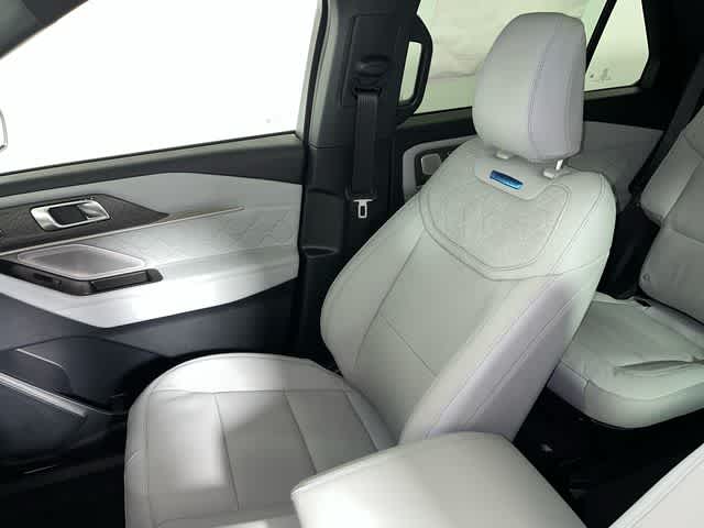 2027 Ford Explorer Platinum™