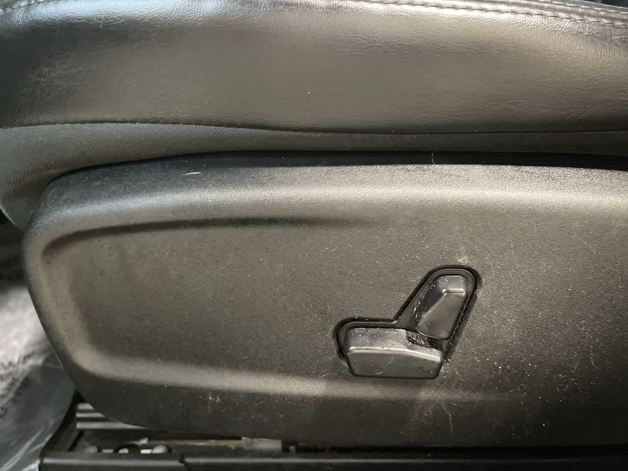2014 Chrysler 300 4dr Sdn AWD