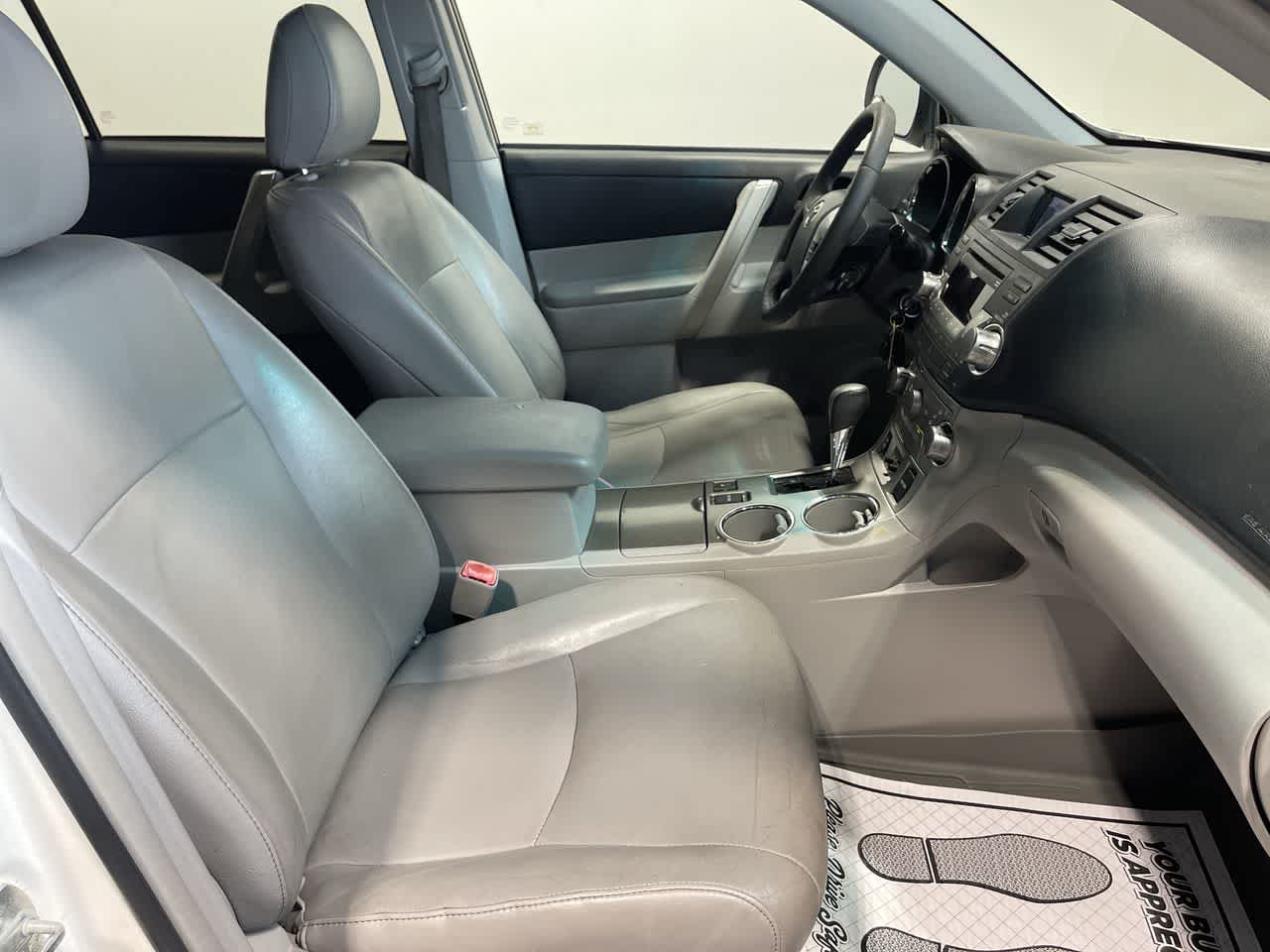 2012 Toyota Highlander SE