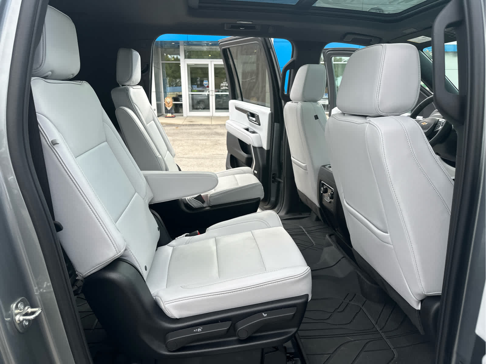 2025 Chevrolet Suburban Premier