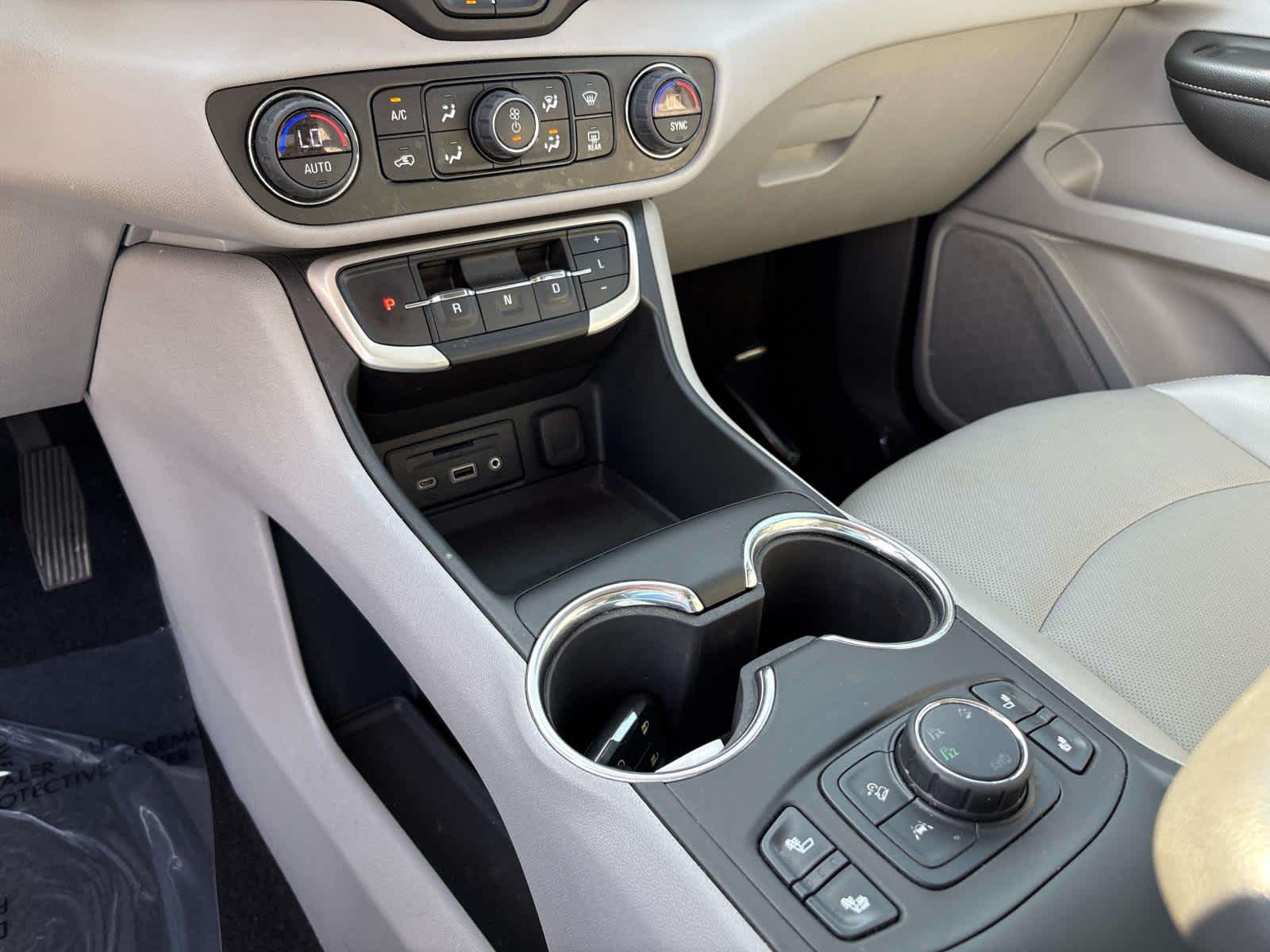 2023 GMC Terrain SLT