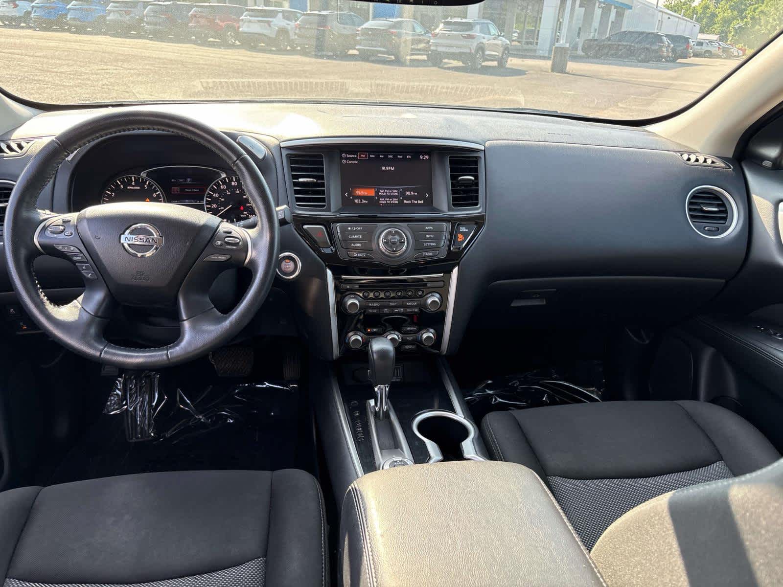 2020 Nissan Pathfinder SV