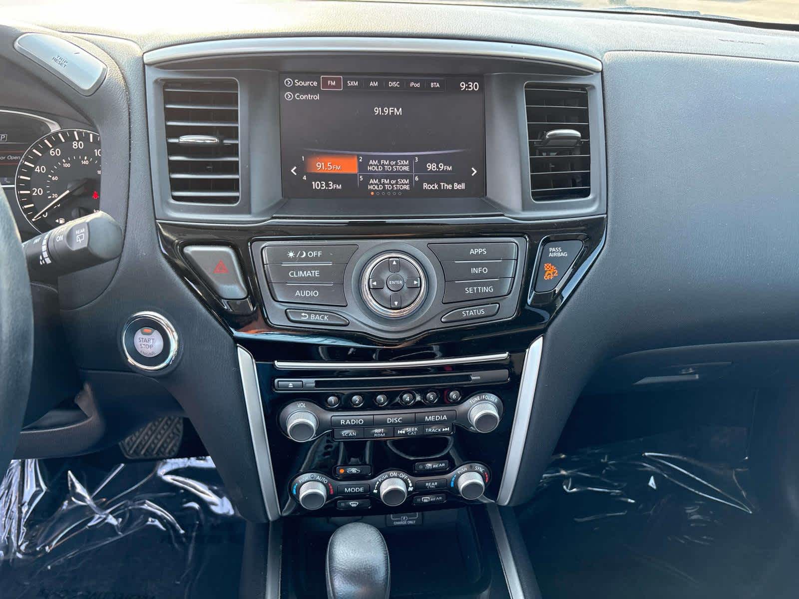 2020 Nissan Pathfinder SV