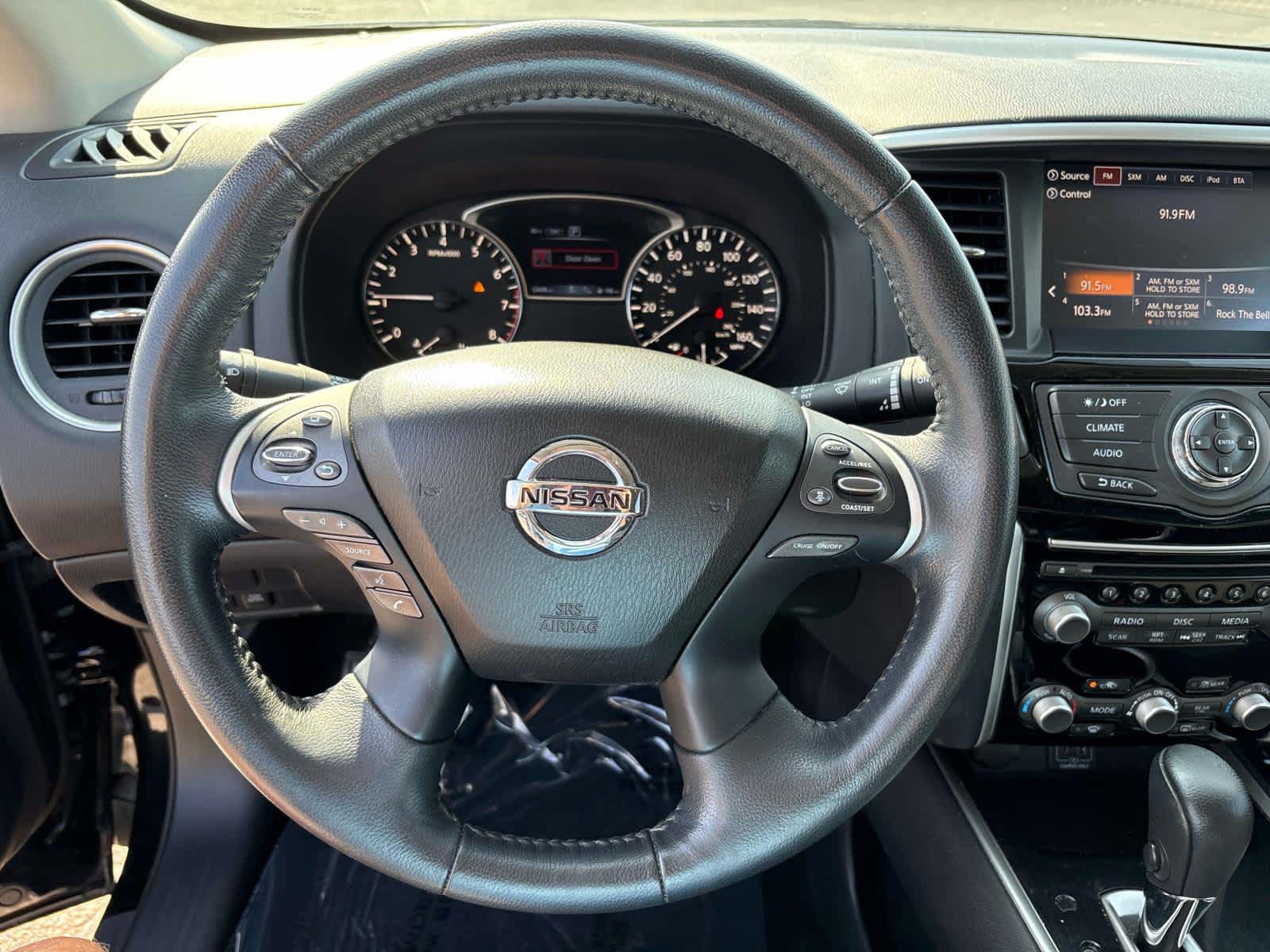 2020 Nissan Pathfinder SV