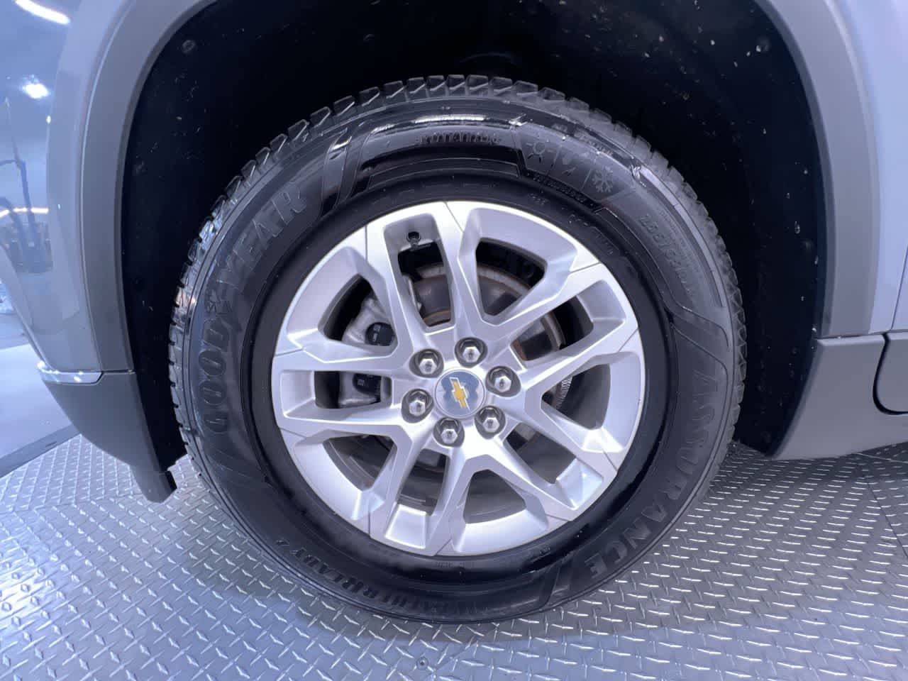 2021 Chevrolet Traverse LT Cloth