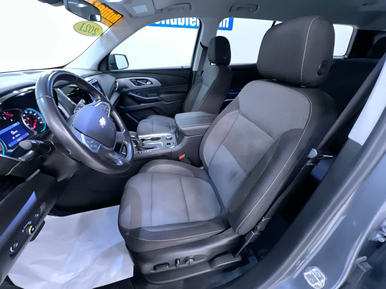 2021 Chevrolet Traverse LT Cloth