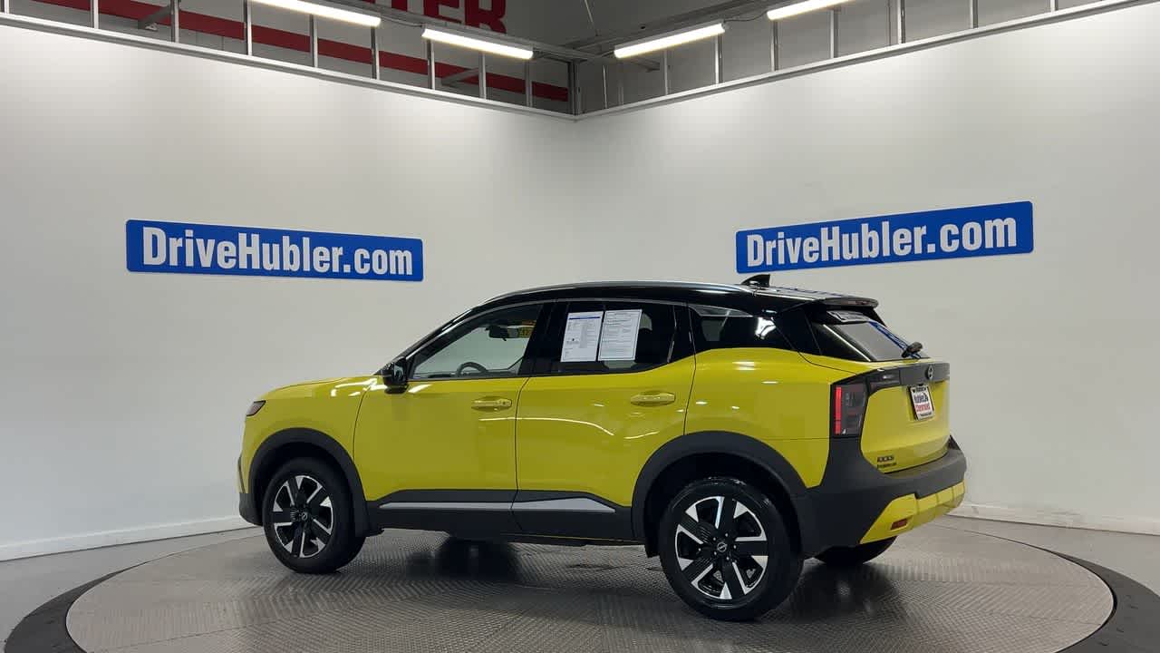 2025 Nissan Kicks SR