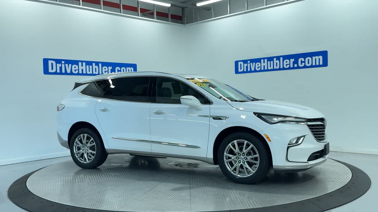 2023 Buick Enclave Essence