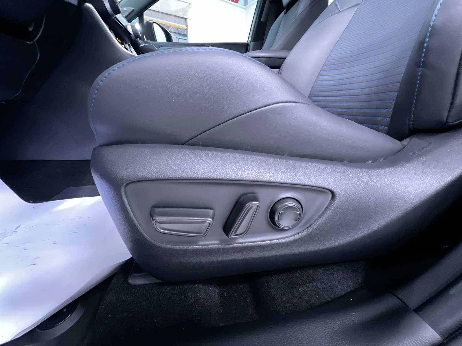 2025 Toyota RAV4 Hybrid XSE