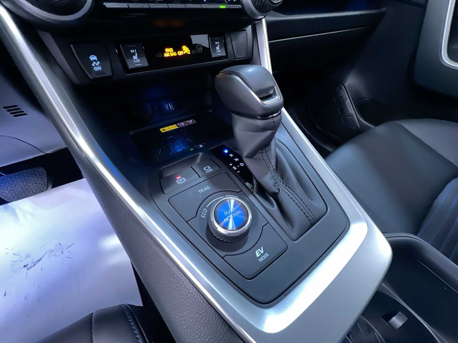 2025 Toyota RAV4 Hybrid XSE