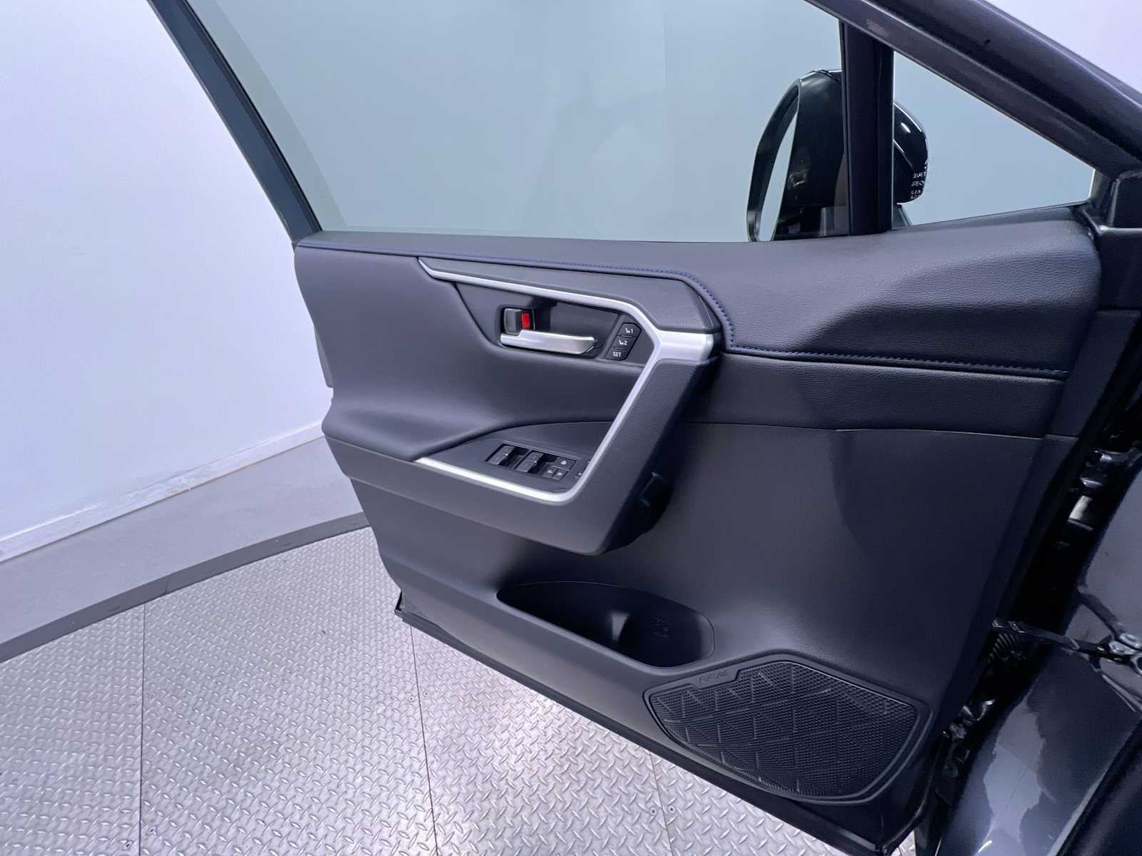 2025 Toyota RAV4 Hybrid XSE