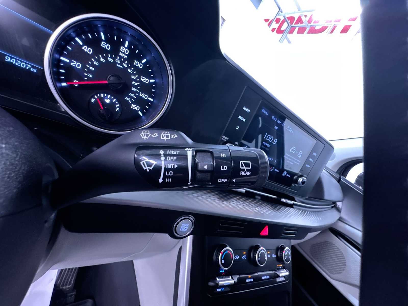 2023 Kia Carnival LX