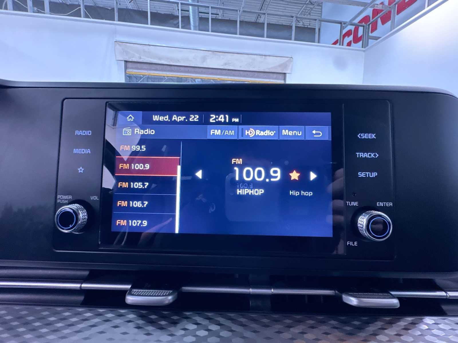 2023 Kia Carnival LX