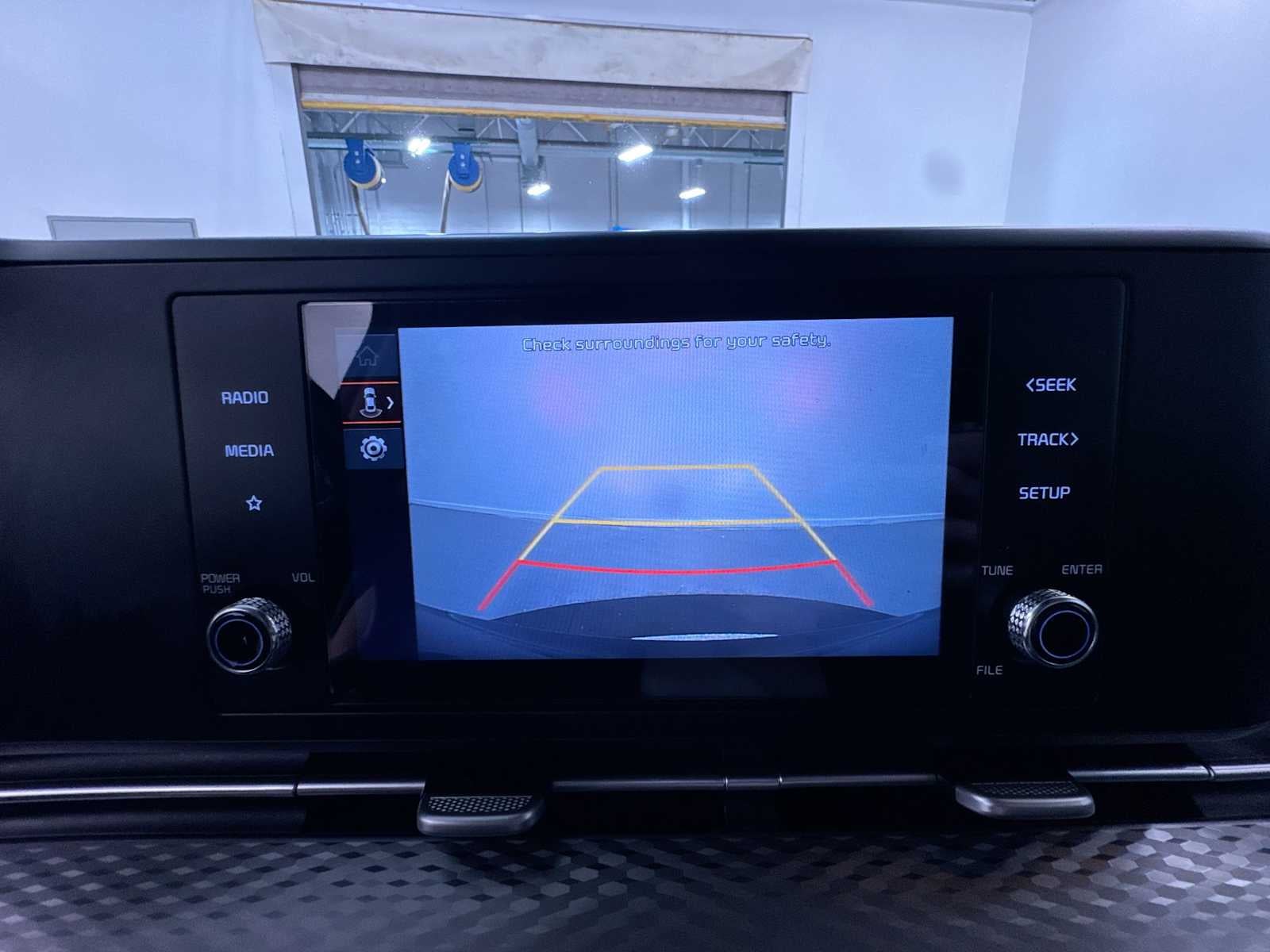 2023 Kia Carnival LX