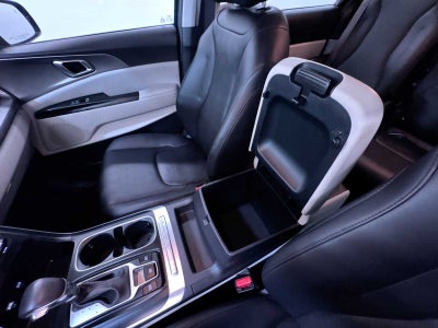 2023 Kia Carnival LX