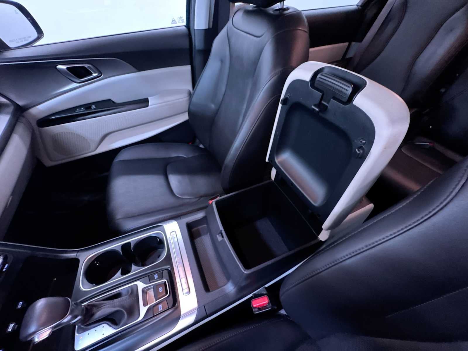 2023 Kia Carnival LX