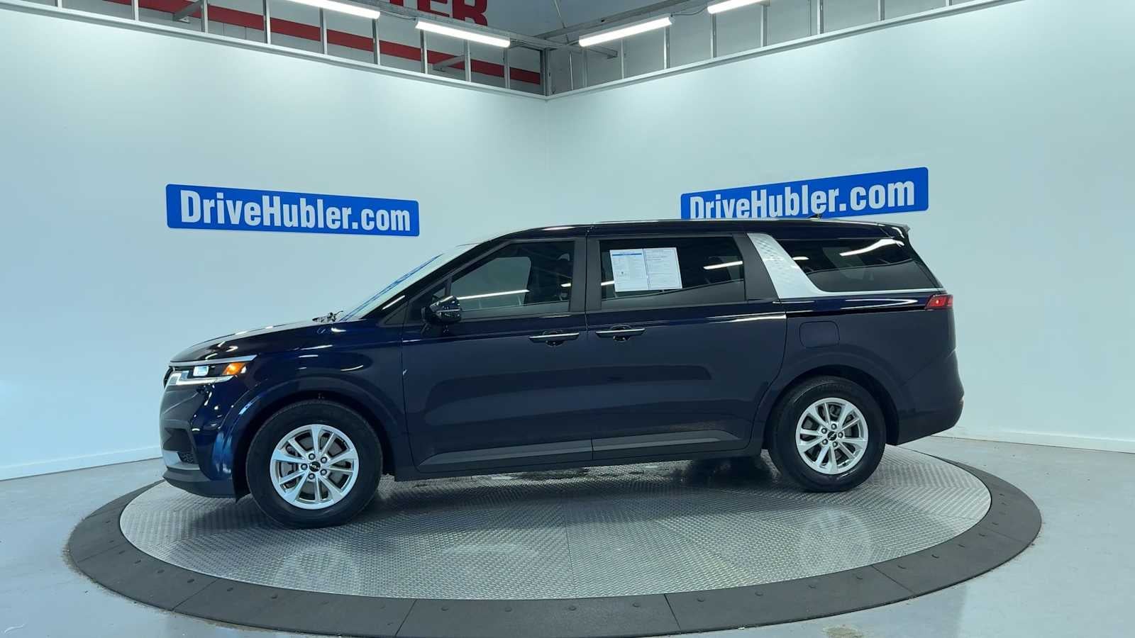 2023 Kia Carnival LX
