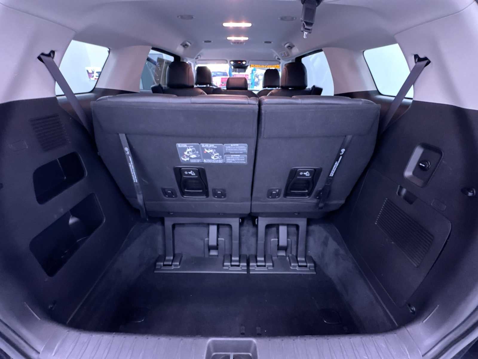 2023 Kia Carnival LX