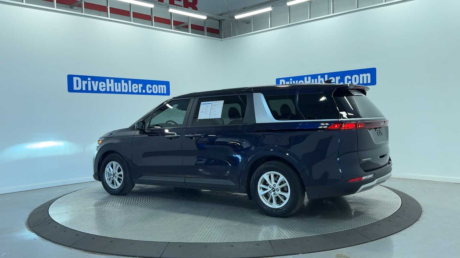 2023 Kia Carnival LX