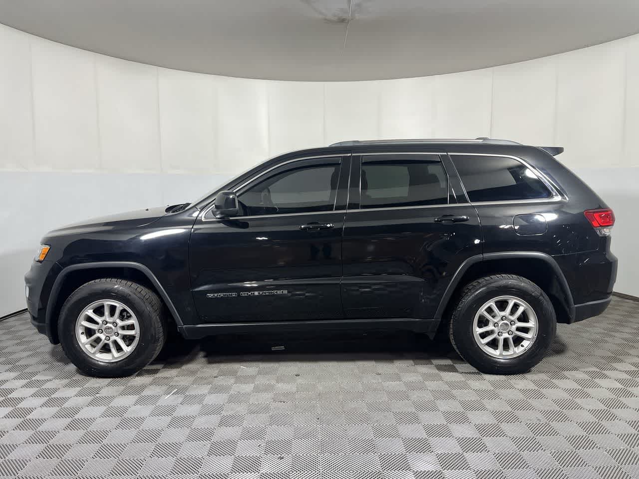 2020 Jeep Grand Cherokee Laredo E