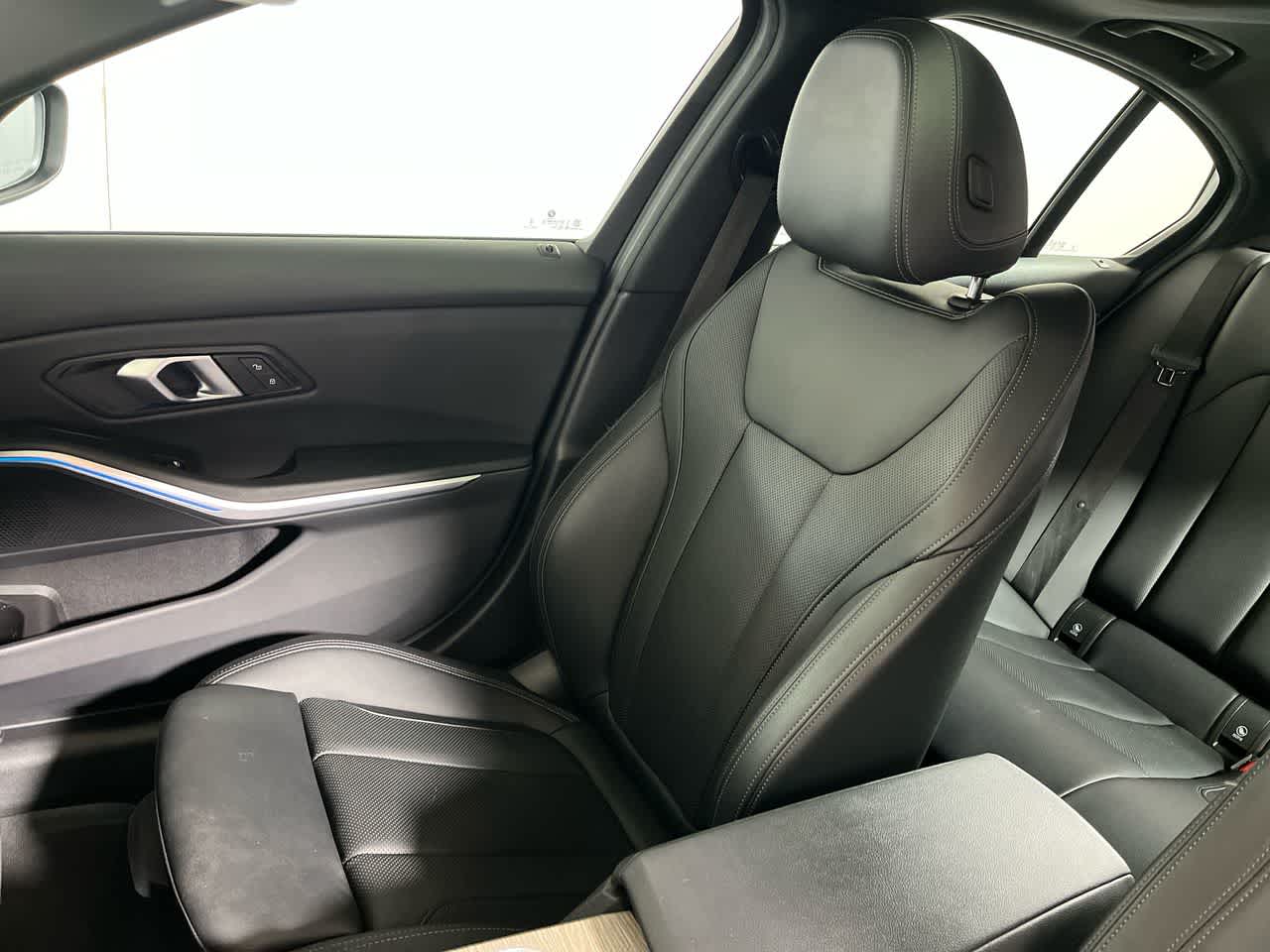 2025 BMW 330i 330i