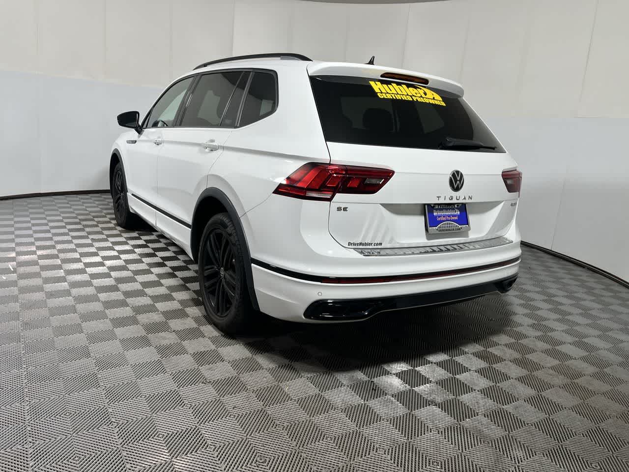 2022 Volkswagen Tiguan SE R-Line Black