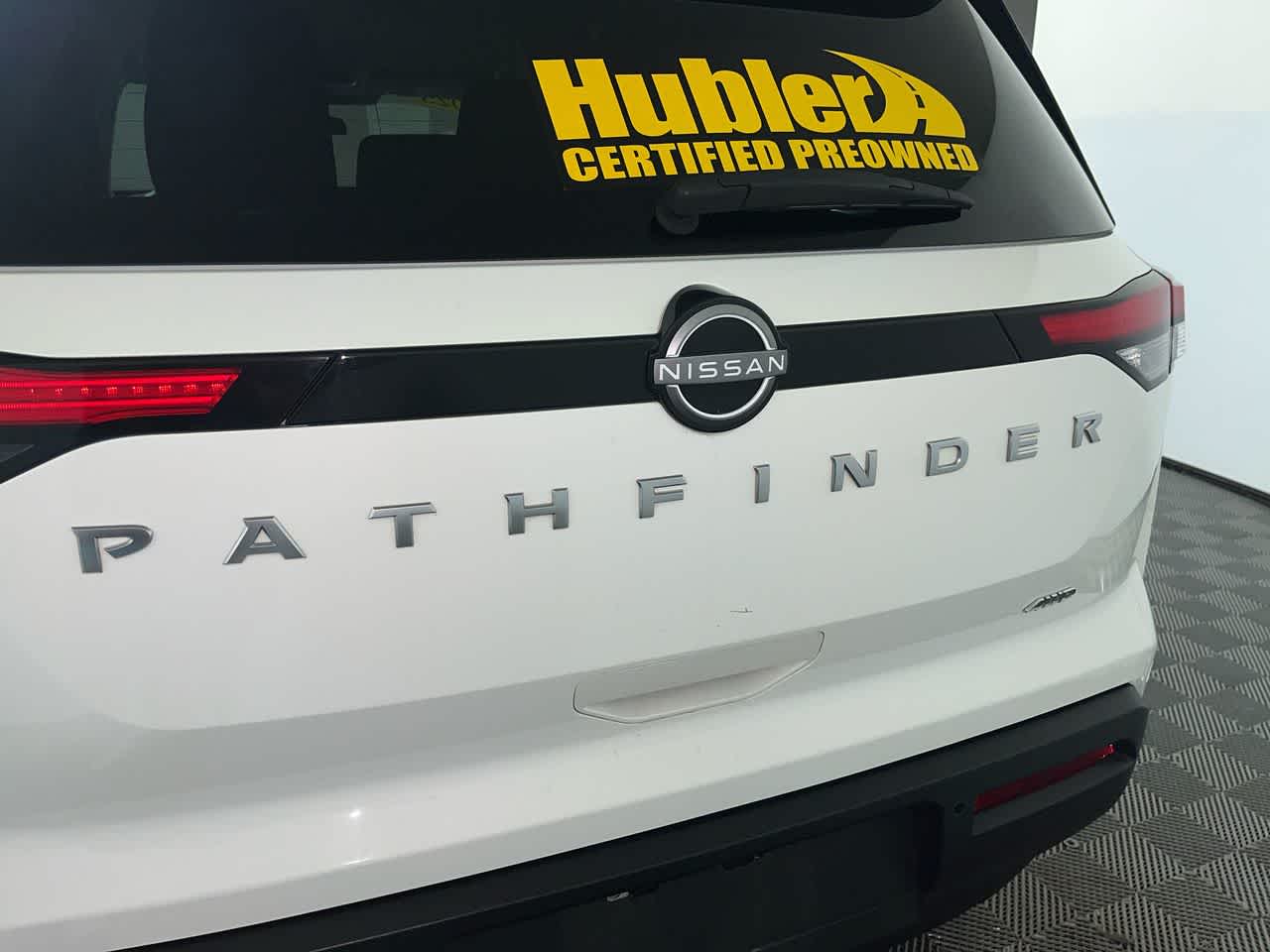 2025 Nissan Pathfinder SV