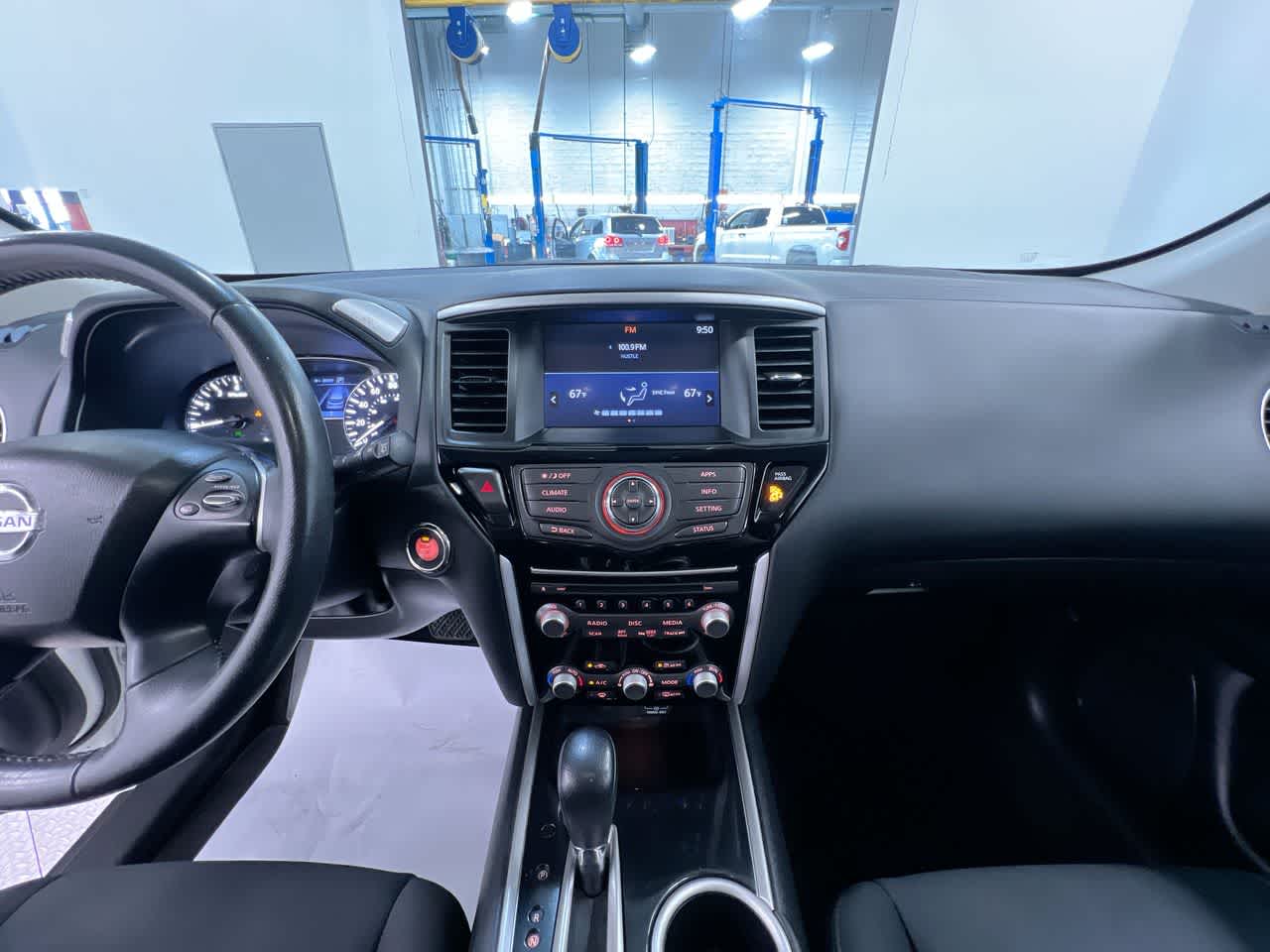 2018 Nissan Pathfinder SV
