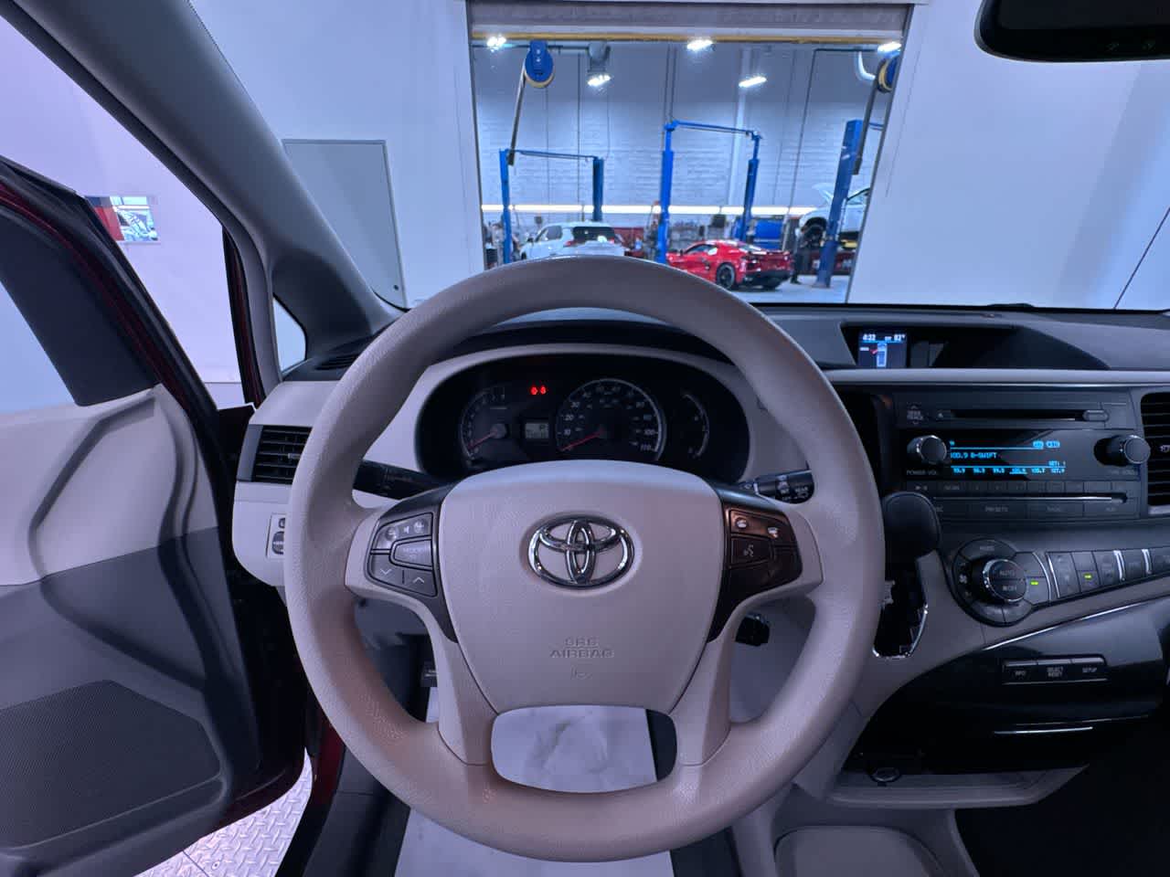 2014 Toyota Sienna LE