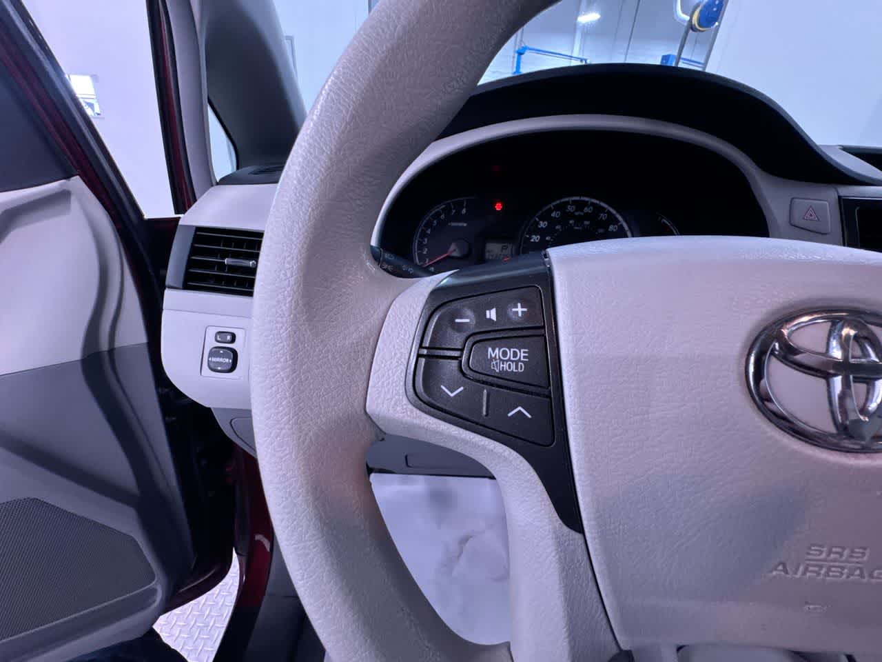 2014 Toyota Sienna LE