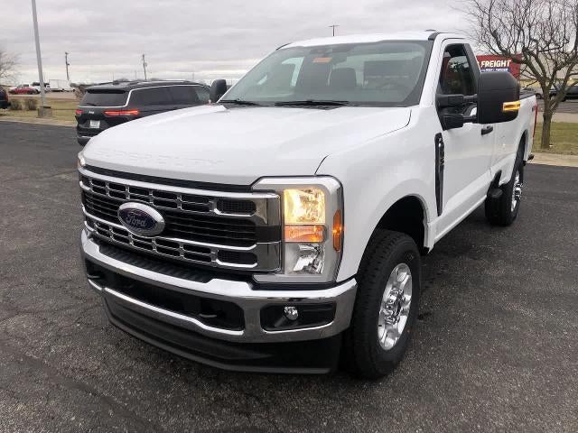 2026 Ford Super Duty F-350® XLT