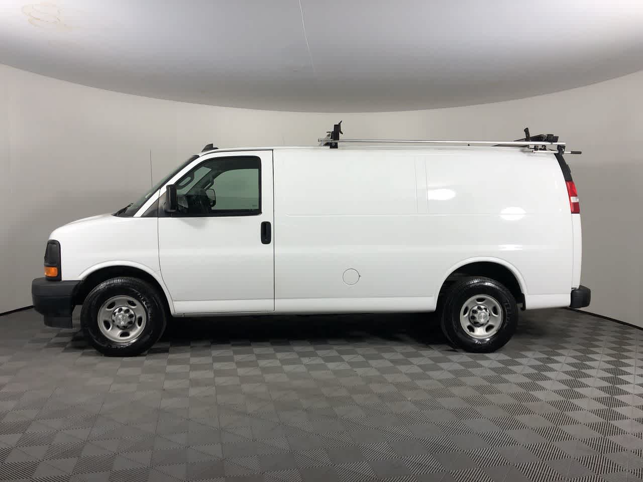 2017 Chevrolet Express Cargo Van RWD 2500 135"