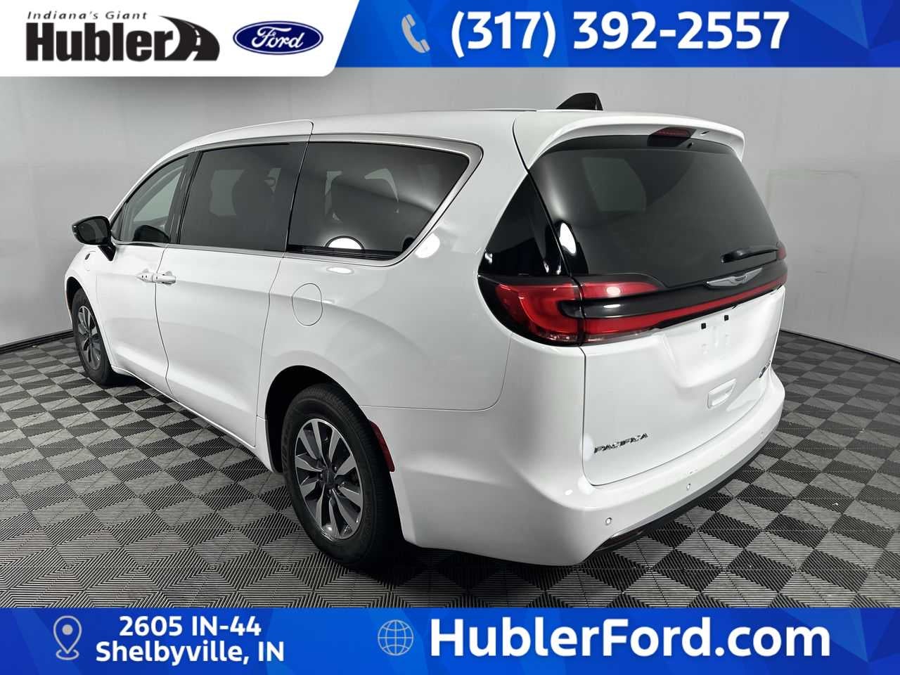 2024 Chrysler Pacifica Hybrid Select