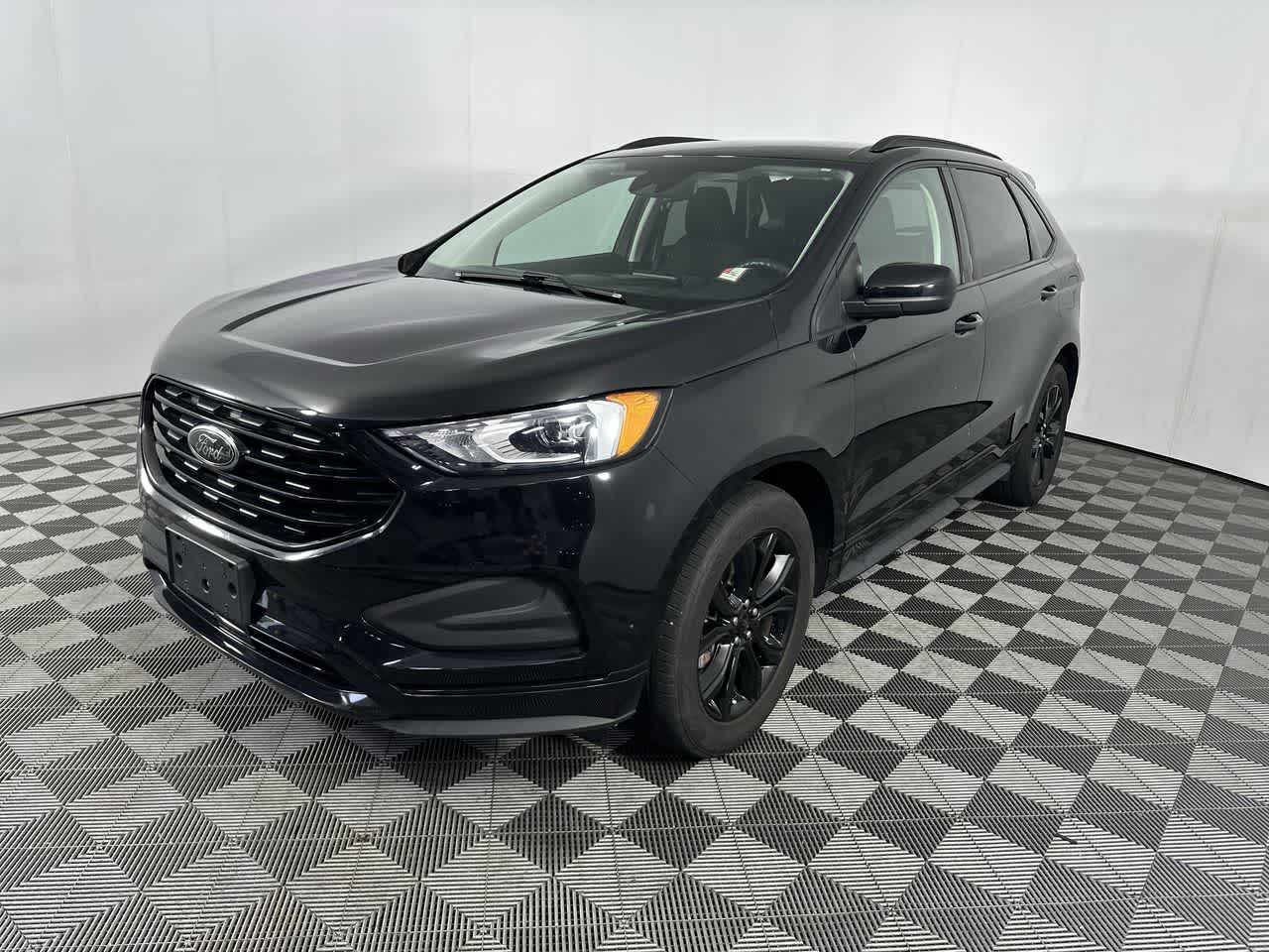 2022 Ford Edge SE