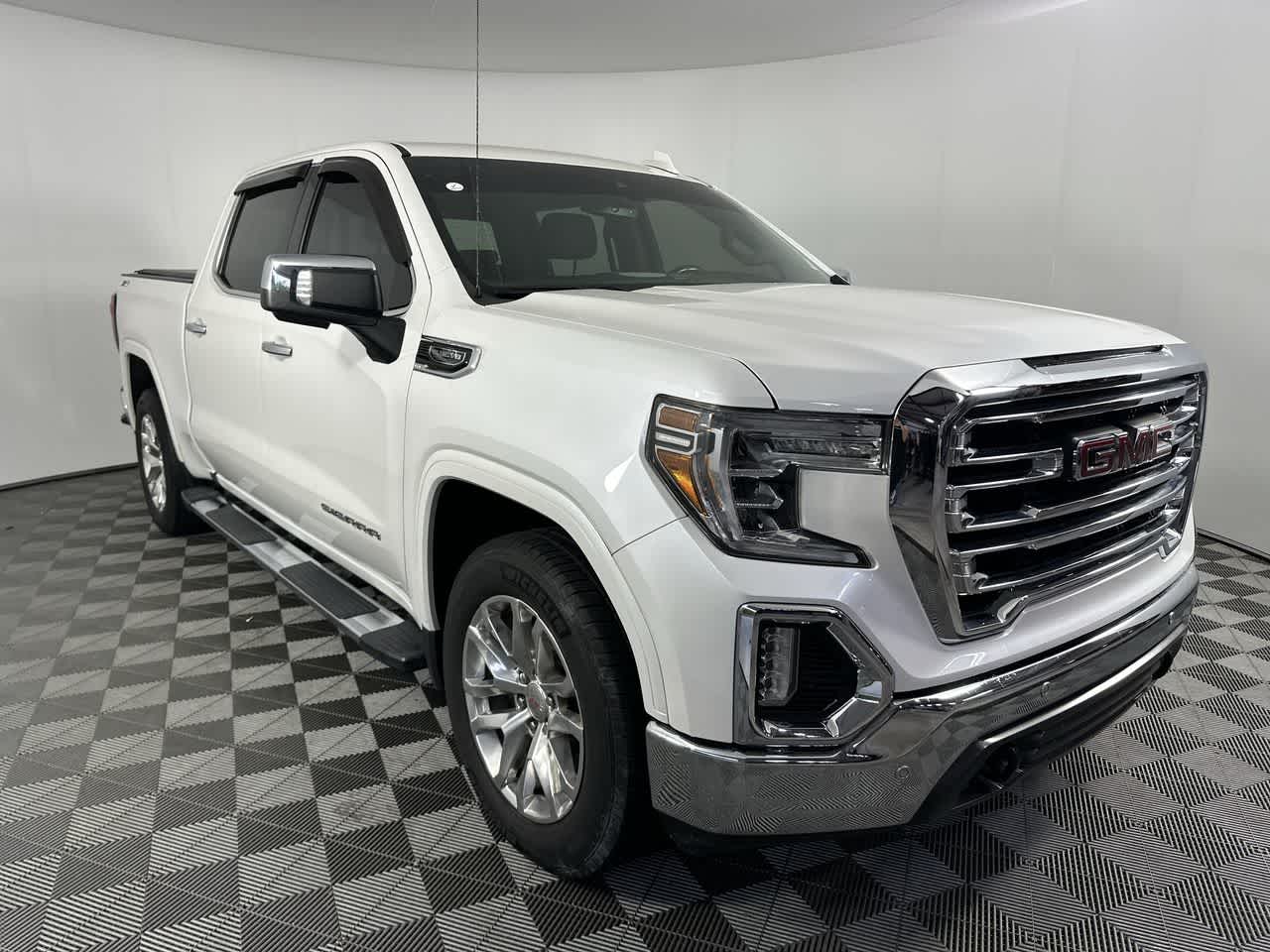 2019 GMC Sierra 4WD Crew Cab Short Box SLT's photo