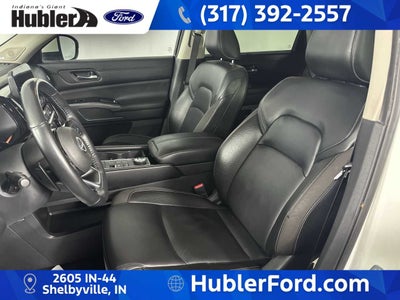 2022 Nissan Pathfinder SL