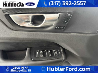 2024 Volvo XC60 Plus Dark Theme