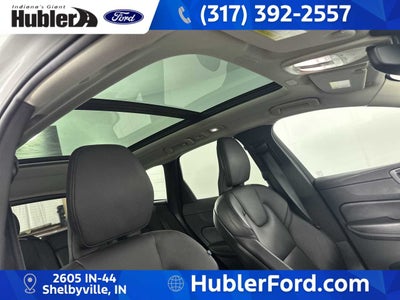 2024 Volvo XC60 Plus Dark Theme