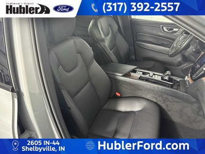 2024 Volvo XC60 Plus Dark Theme