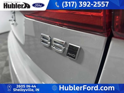 2024 Volvo XC60 Plus Dark Theme