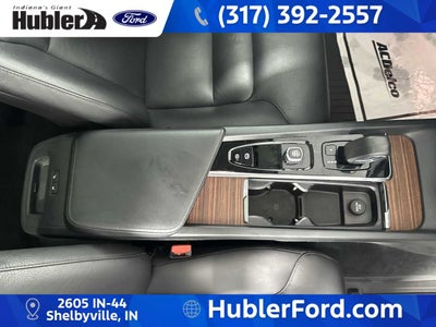 2024 Volvo XC60 Plus Dark Theme