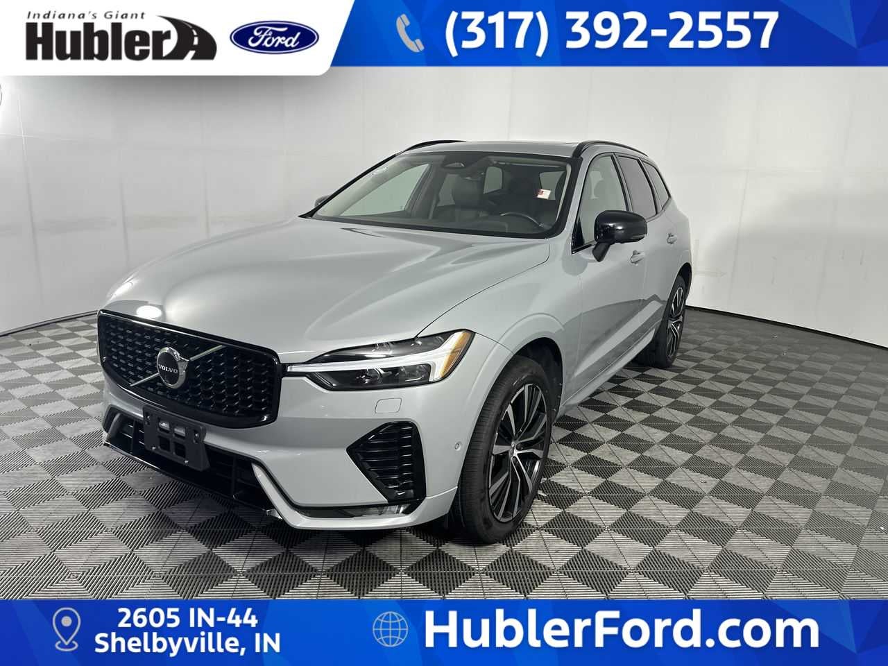 2024 Volvo XC60 Plus Dark Theme