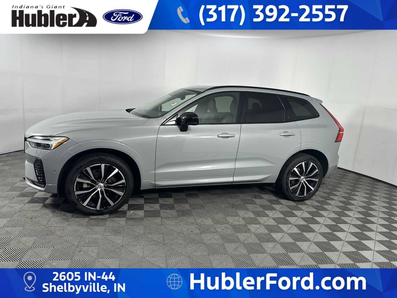 2024 Volvo XC60 Plus Dark Theme